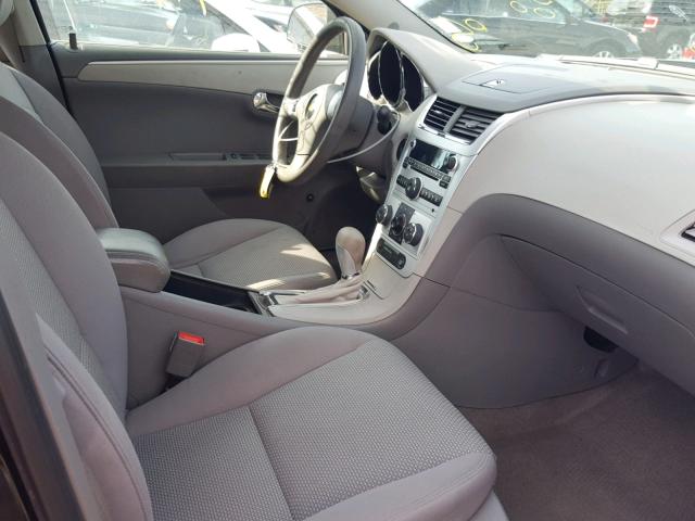 1G1ZB5EB9A4135375 - 2010 CHEVROLET MALIBU LS შავი ფოტო 5