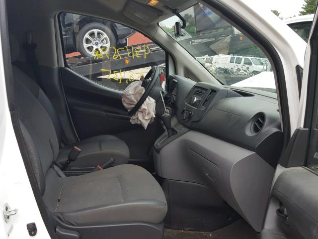 3N63M0YN2FK703857 - 2015 CHEVROLET CITY EXPRE WHITE photo 5