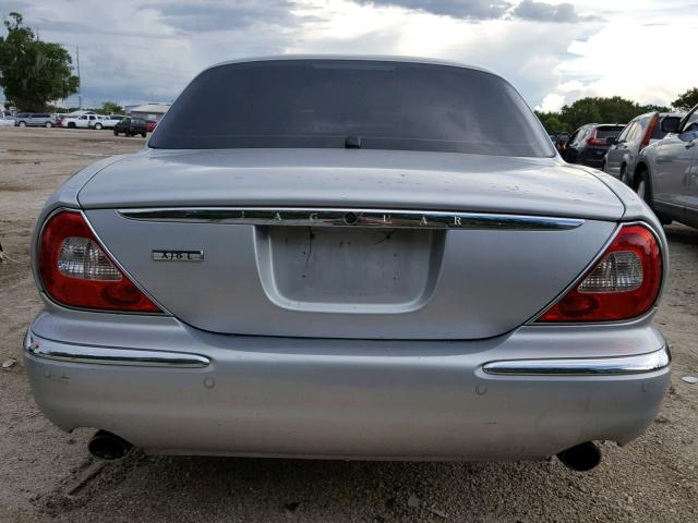 SAJWA79B06SH09372 - 2006 JAGUAR XJ8 L SILVER photo 10