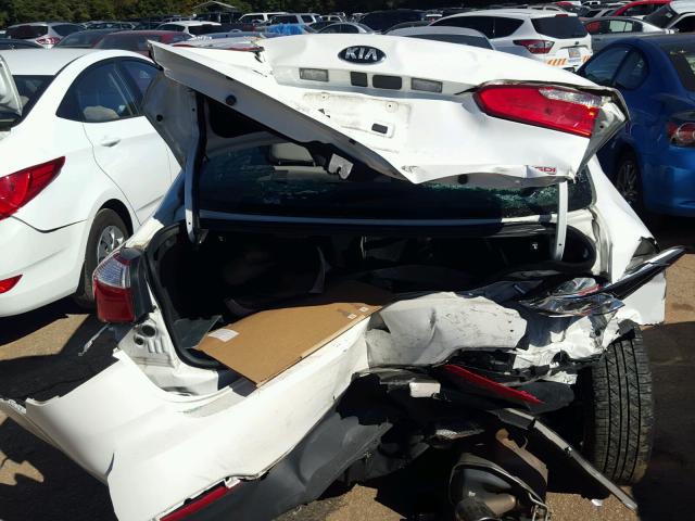 KNAFX4A83F5306992 - 2015 KIA FORTE EX WHITE photo 9