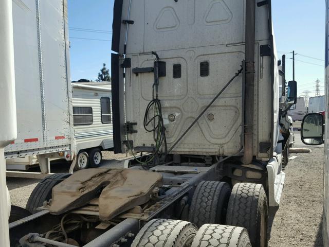 1FUJGLDR09LAC9639 - 2009 FREIGHTLINER CASCADIA 1 WHITE photo 4