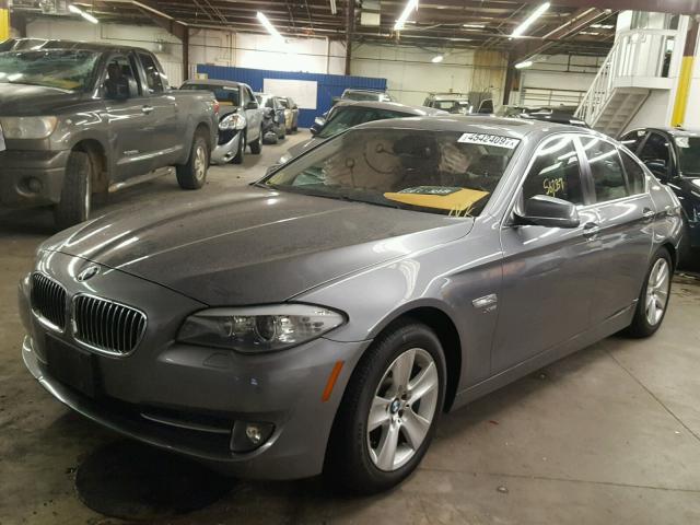 WBAXH5C59CDW09609 - 2012 BMW 528 SILVER photo 2