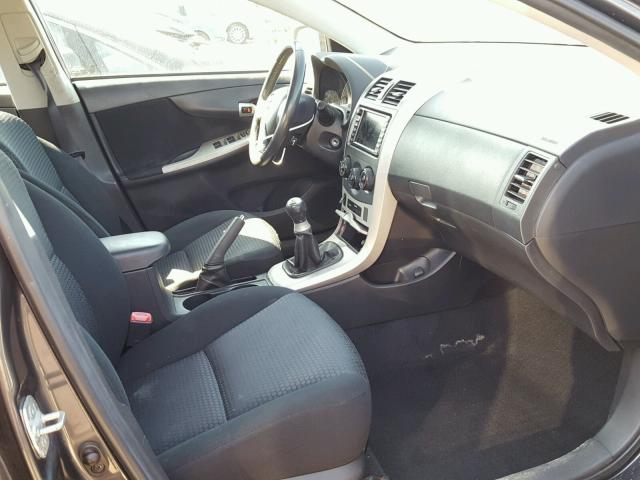 2T1BE40E69C027638 - 2009 TOYOTA COROLLA XR 灰色 照片 5