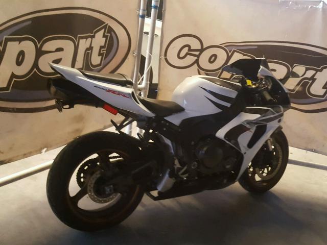 JH2SC57067M306682 - 2007 HONDA CBR1000 WHITE photo 4