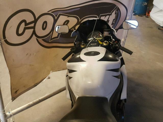 JH2SC57067M306682 - 2007 HONDA CBR1000 WHITE photo 5