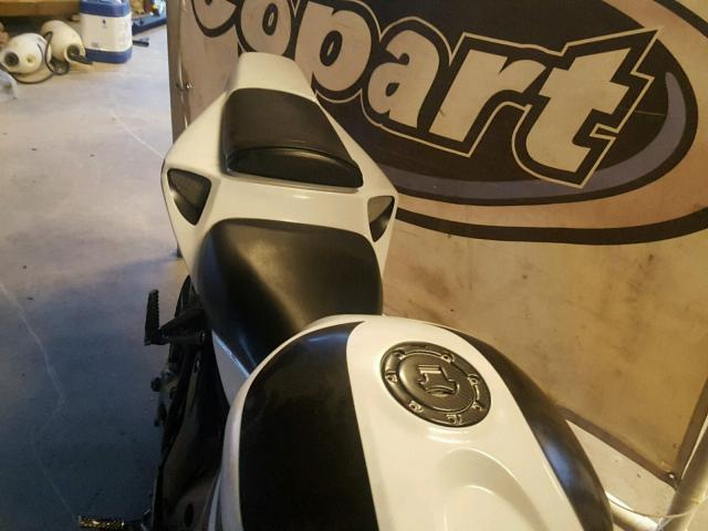 JH2SC57067M306682 - 2007 HONDA CBR1000 WHITE photo 6