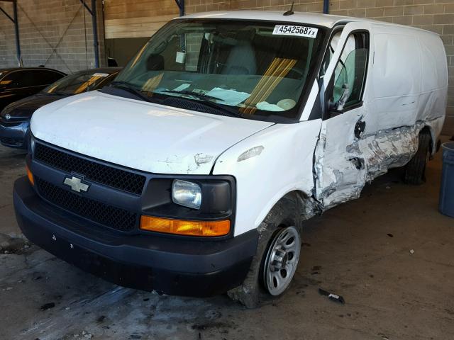 1GCSGAFX6D1174685 - 2013 CHEVROLET EXPRESS G1 WHITE photo 2