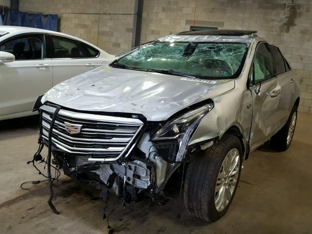 1GYKNFRSXJZ112412 - 2018 CADILLAC XT5 PREMIU SILVER photo 2