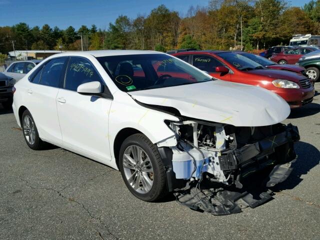 4T1BF1FK7FU037095 - 2015 TOYOTA CAMRY LE WHITE photo 1