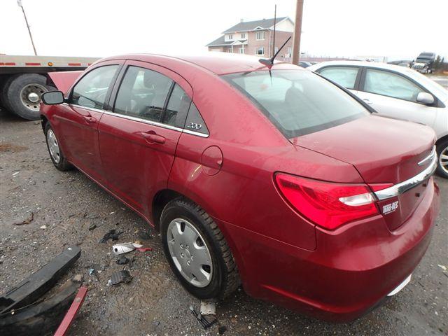 1C3BC4FB4BN568052 - 2011 CHRYSLER 200 LX RED photo 3