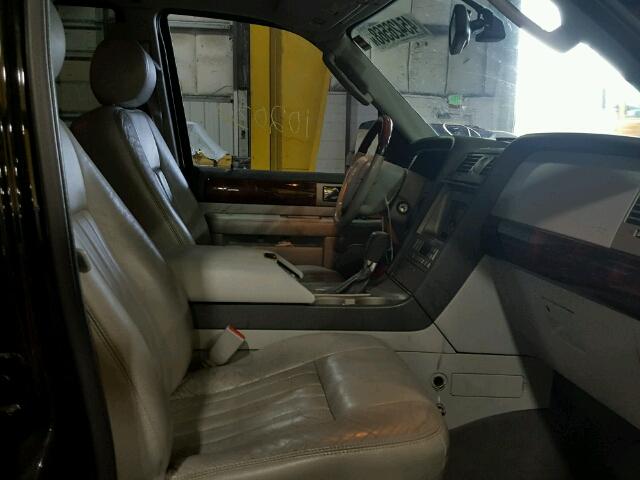 5LMFU28R24LJ10865 - 2004 LINCOLN NAVIGATOR Қара фото 5