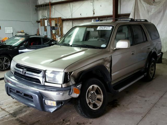 JT3GN86R320223967 - 2002 TOYOTA 4RUNNER SR GOLD photo 2