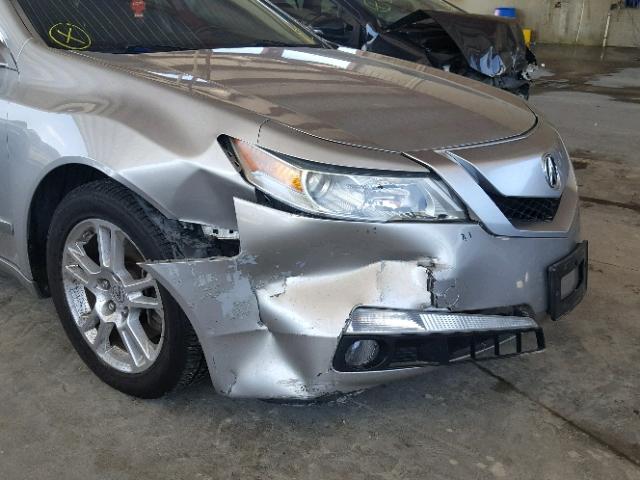 19UUA8F2XAA027449 - 2010 ACURA TL SILVER photo 9