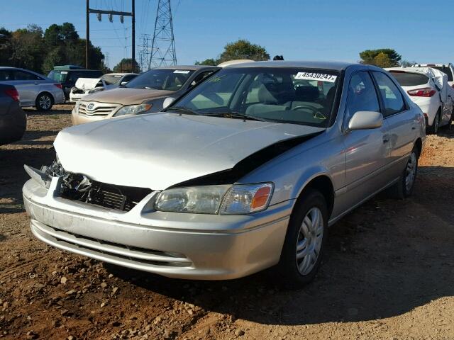 4T1BF22K01U966047 - 2001 TOYOTA CAMRY LE 银色 照片 2