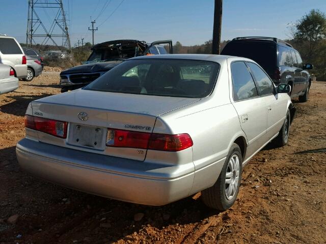 4T1BF22K01U966047 - 2001 TOYOTA CAMRY LE 银色 照片 4
