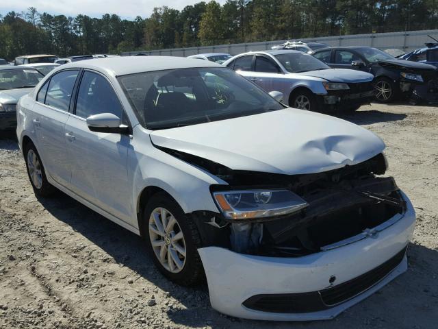 3VWD17AJ3EM408203 - 2014 VOLKSWAGEN JETTA SE WHITE photo 1