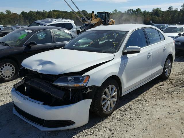 3VWD17AJ3EM408203 - 2014 VOLKSWAGEN JETTA SE WHITE photo 2