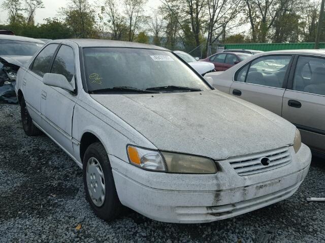 4T1BG22KXWU264046 - 1998 TOYOTA CAMRY CE WHITE photo 1