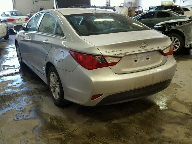 5NPEB4AC9EH882912 - 2014 HYUNDAI SONATA GLS SILVER photo 3