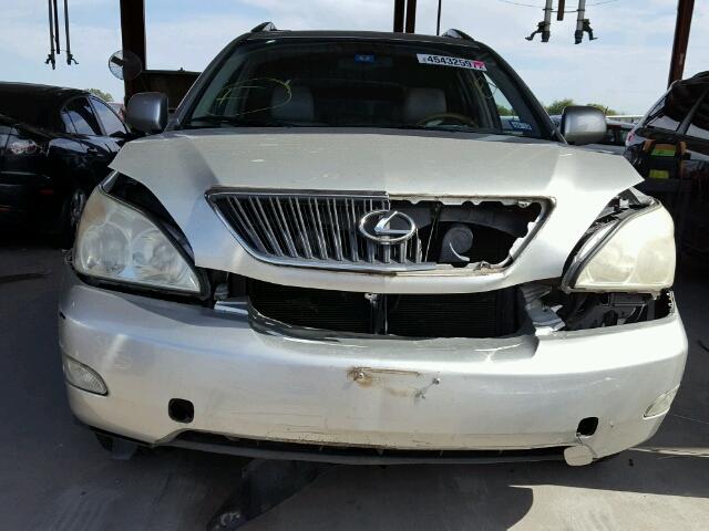 2T2GA31UX5C023406 - 2005 LEXUS RX 330 SILVER photo 9