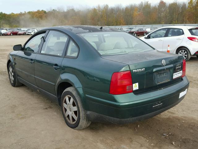 WVWMA23B2YP166675 - 2000 VOLKSWAGEN PASSAT GLS GREEN photo 3