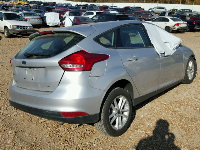 1FADP3K28FL301142 - 2015 FORD FOCUS SE GRAY photo 4