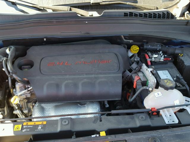 ZACCJAAB3HPF98137 - 2017 JEEP RENEGADE S ლურჯი ფოტო 7