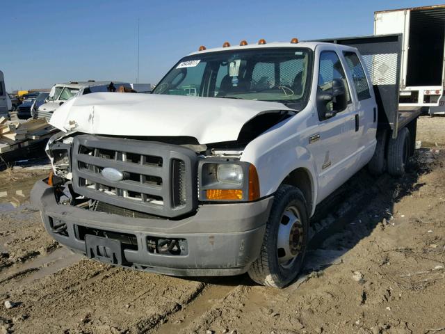 1FDWW36P45EC42259 - 2005 FORD F350 SUPER WHITE photo 2