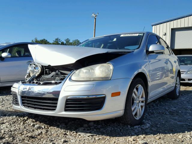 3VWEF71K67M155041 - 2007 VOLKSWAGEN JETTA SILVER photo 2