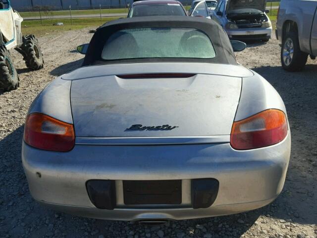 WP0CA29821U625850 - 2001 PORSCHE BOXSTER SILVER photo 6