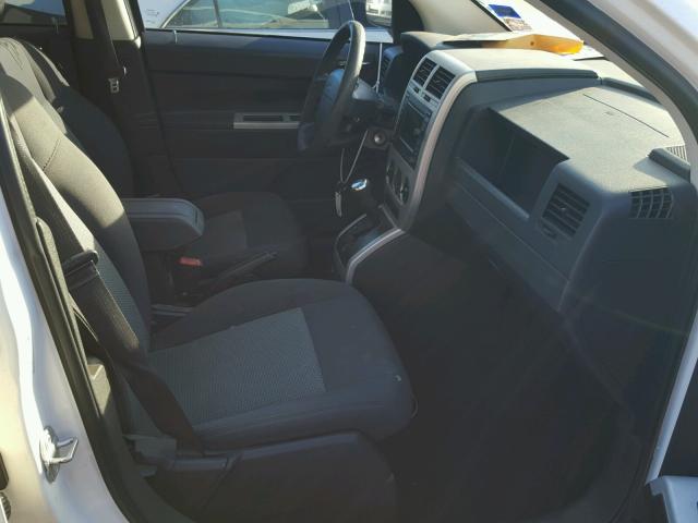 1J8FT47088D691886 - 2008 JEEP COMPASS SP WHITE photo 5