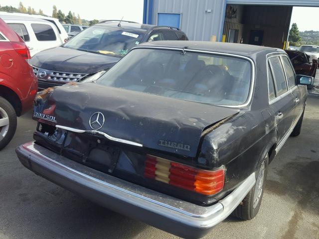 WDBCB25D5HA345446 - 1987 MERCEDES-BENZ 300 BLACK photo 4