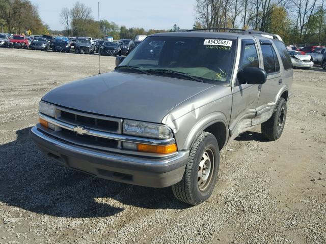 1GNDT13W3X2202495 - 1999 CHEVROLET BLAZER TAN photo 2