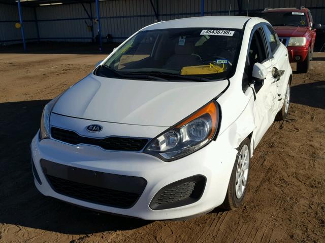 KNADN5A39C6011408 - 2012 KIA RIO EX WHITE photo 2