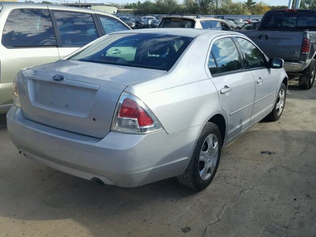 3FAFP07156R134750 - 2006 FORD FUSION SE SILVER photo 4