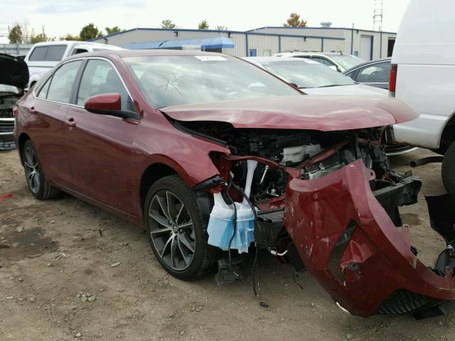 4T1BF1FK4HU666221 - 2017 TOYOTA CAMRY LE RED photo 1