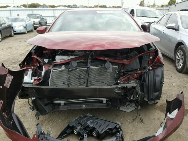 4T1BF1FK4HU666221 - 2017 TOYOTA CAMRY LE RED photo 9