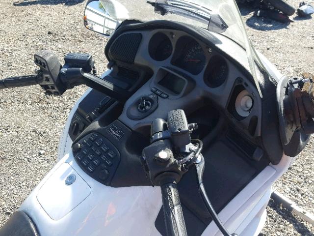 1HFSC47065A402190 - 2005 HONDA GL1800 WHITE photo 5