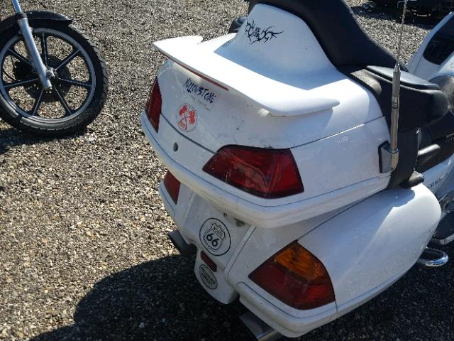 1HFSC47065A402190 - 2005 HONDA GL1800 WHITE photo 9