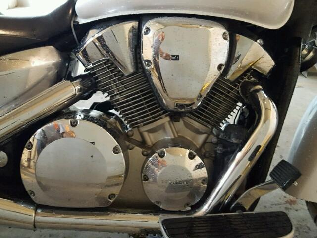 1HFSC52748A500049 - 2008 HONDA VTX1300 R WHITE photo 7