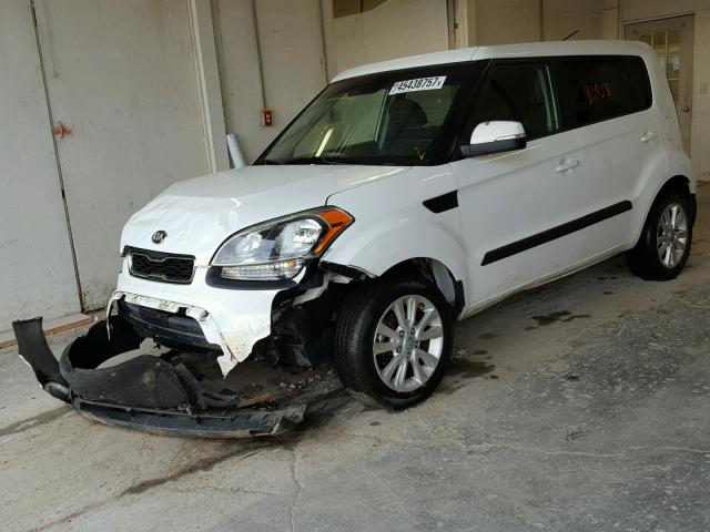 KNDJT2A64D7565424 - 2013 KIA SOUL + WHITE photo 2