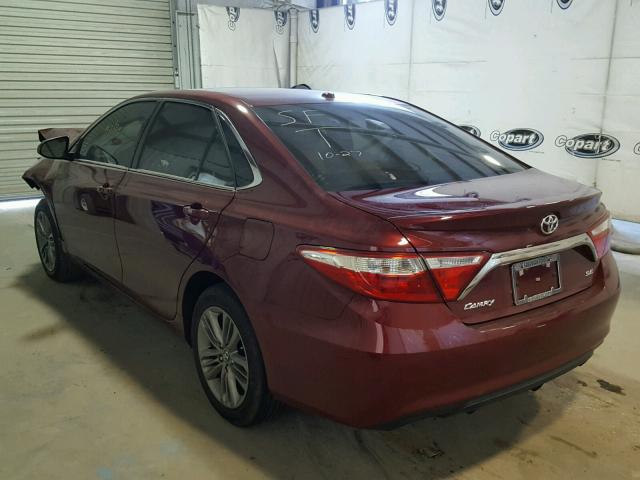 4T1BF1FK4HU737675 - 2017 TOYOTA CAMRY LE RED photo 3