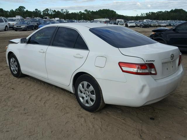 4T1BF3EK1BU588145 - 2011 TOYOTA CAMRY WHITE photo 3