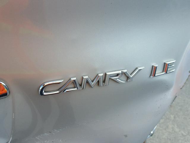 4T1BE32K65U421971 - 2005 TOYOTA CAMRY LE ვერცხლისფერი ფოტო 9