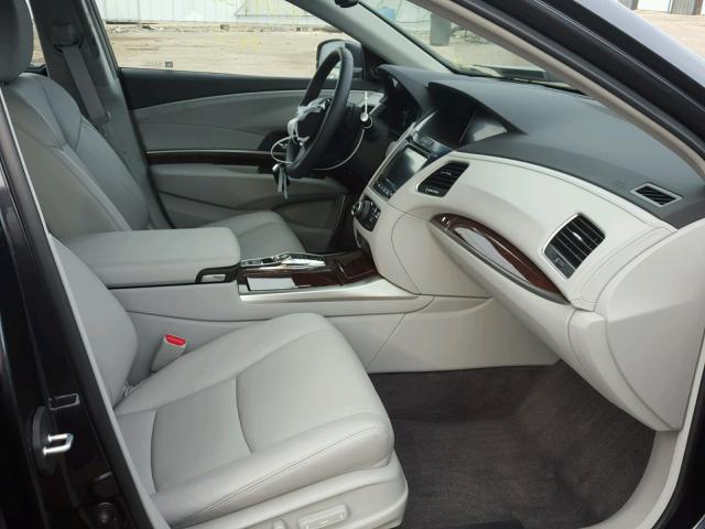 JH4KC2F9XHC000131 - 2017 ACURA RLX SPORT GRAY photo 5