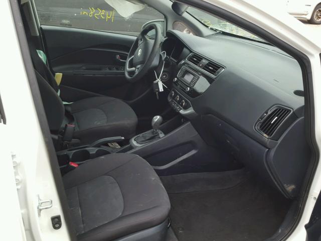 KNADM4A33G6695987 - 2016 KIA RIO LX Սպիտակ լուսանկար 5