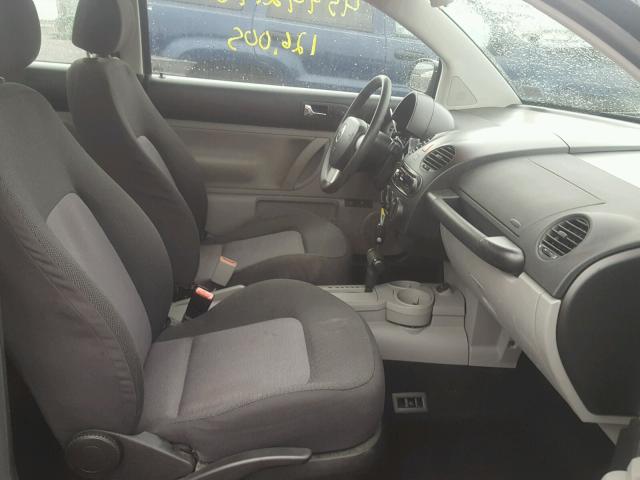 3VWBK31C44M421605 - 2004 VOLKSWAGEN NEW BEETLE 黑色 照片 5