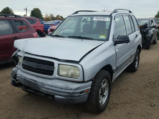 2CNBJ13C0Y6927418 - 2000 CHEVROLET TRACKER SILVER photo 2