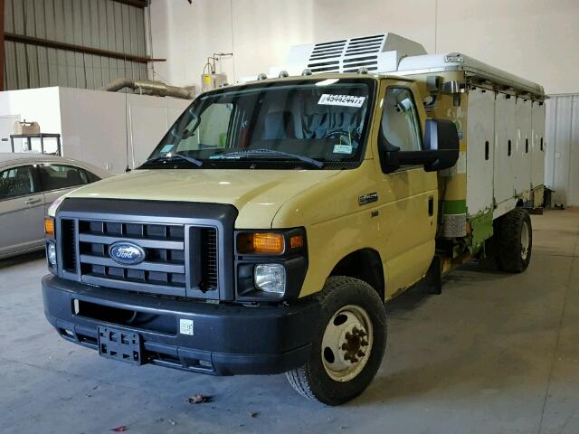 1FDXE4FL4ADA75511 - 2010 FORD ECONOLINE YELLOW photo 2