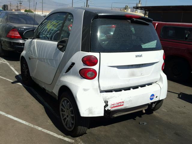 WMEEJ3BA3DK600565 - 2013 SMART FORTWO PUR WHITE photo 3